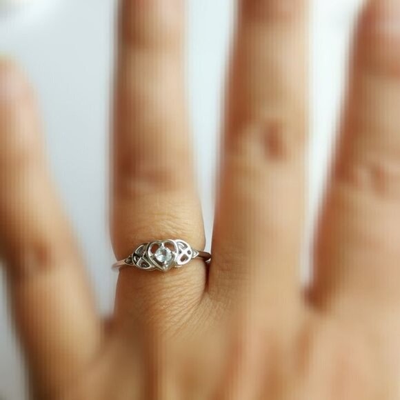 Glacier Blue Topaz Ring in Heart and Celtic Trinity accents size 7 🆕 - Picture 4 of 7